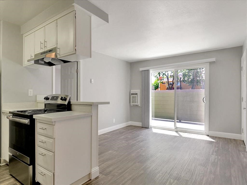 Carpeted Living Area at Casa Alberta Apartments, Sunnyvale