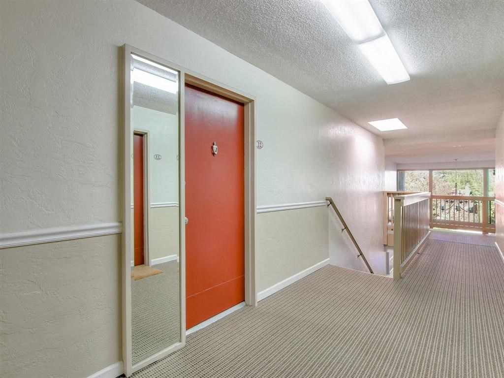 Hallway View at Magnolia Place Apartments, California, 94087