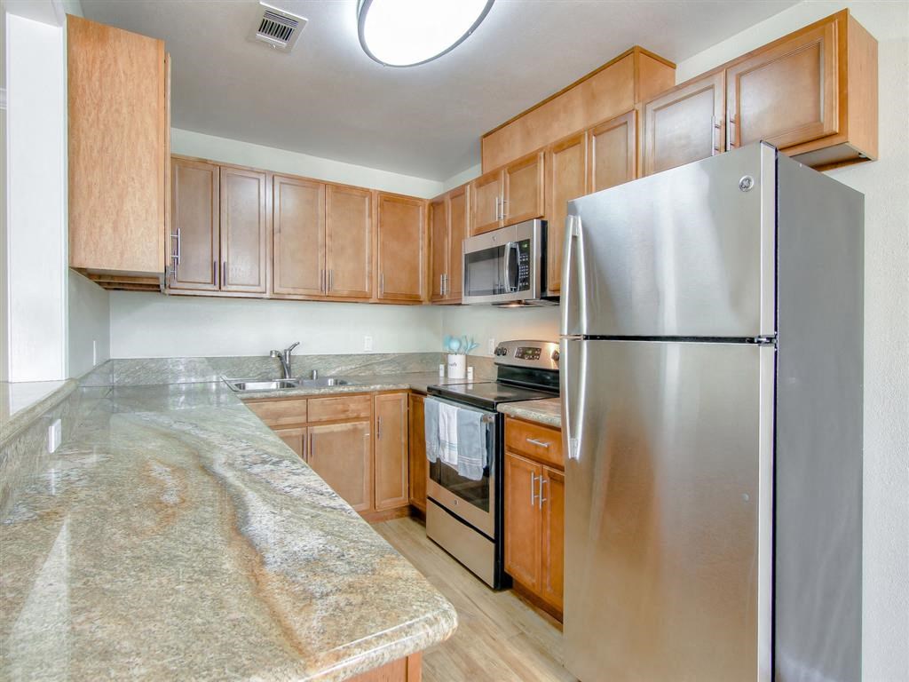 Kitchen Bar With Granite Counter Top at Magnolia Place Apartments, Sunnyvale, 94087