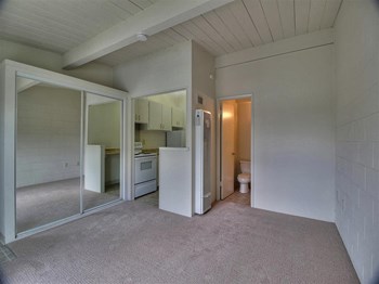 603, 627, 639, 713, 725, 737, 749 San Juan Drive Studio-1 Bed Apartment for Rent - Photo Gallery 5