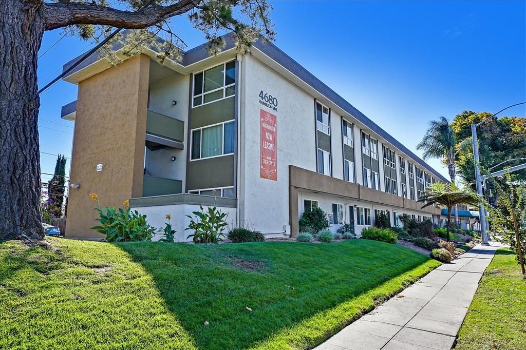 Exterior View of  the Hamilton Apartments in San Jose, CA