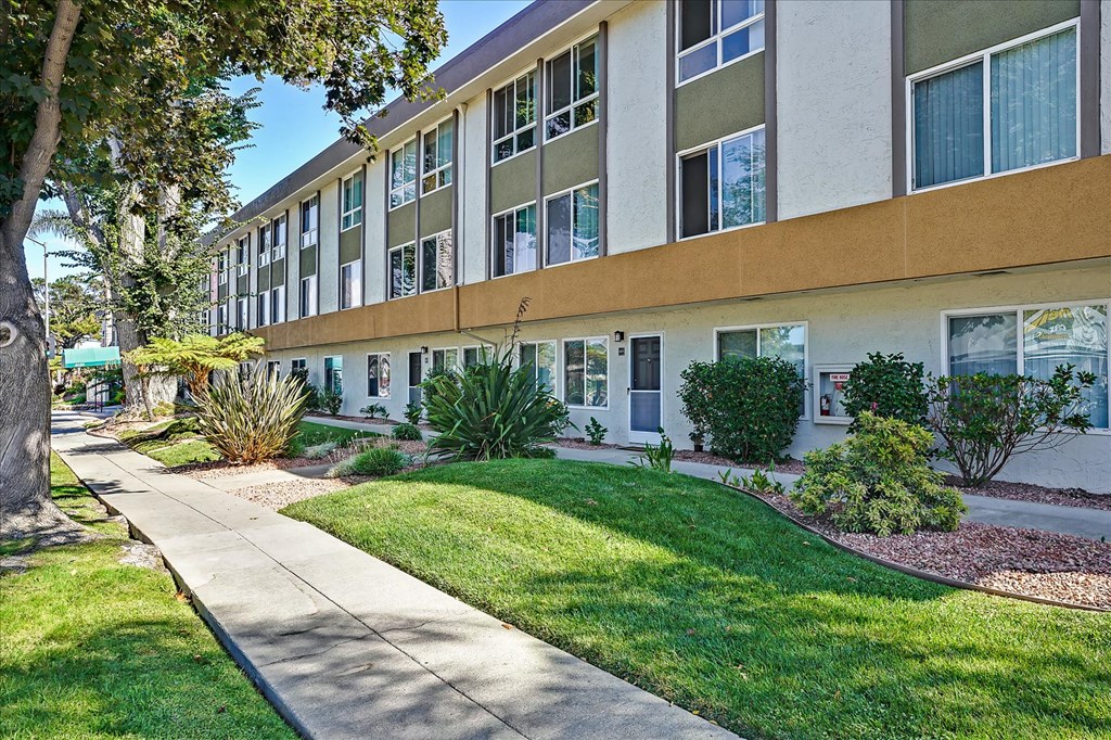 Exterior View of the Apartments at Hamilton Apartments in San Jose, CA