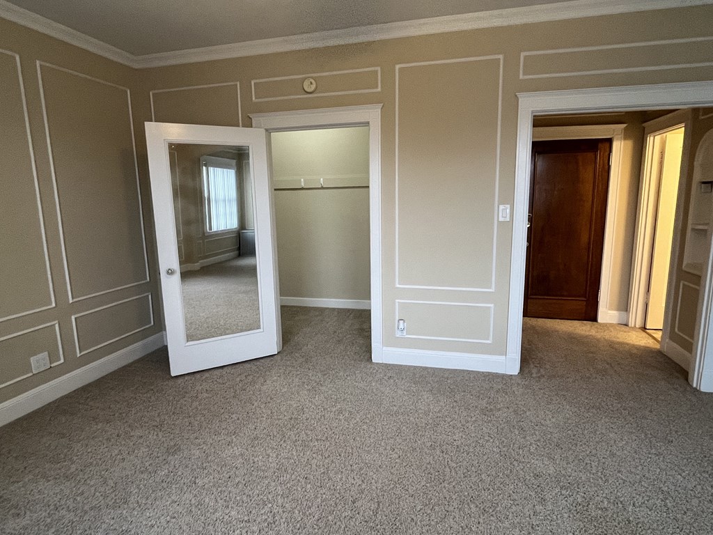 Vintage Studio Walk In Closet & Hallway