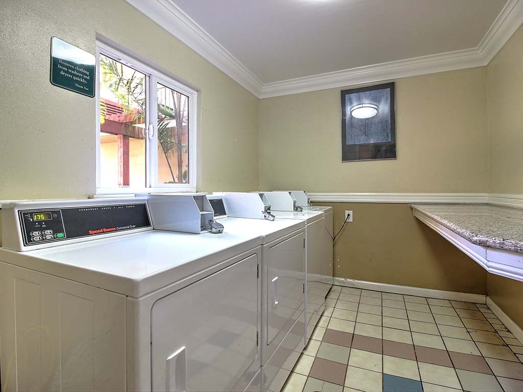Laundry at 520 E Bellevue, San Mateo, CA, 94401
