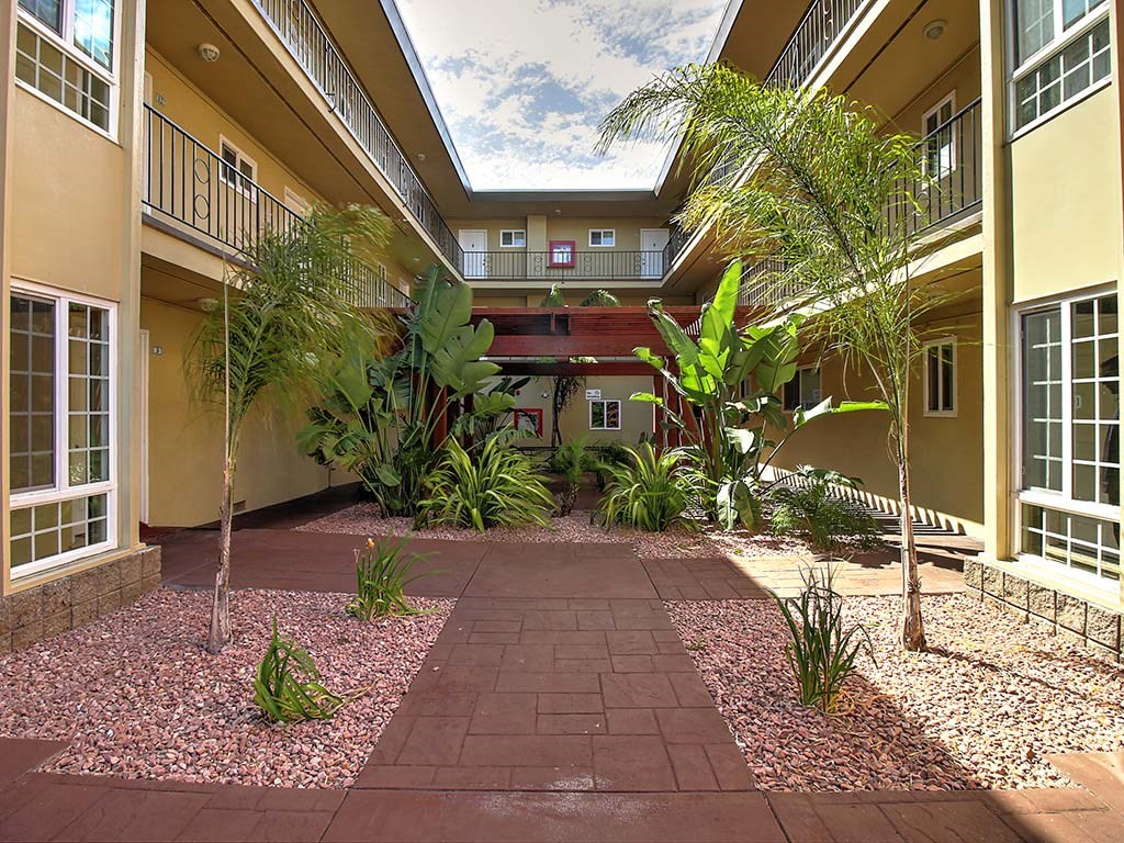 Backyard place at 520 E Bellevue, California, 94401