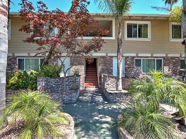 425, 435 Encinal Avenue 2 Beds Apartment for Rent Photo Gallery 1