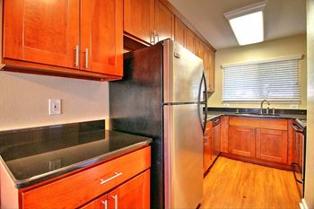 Kitchen Designed With Ample Storage Space at Sharon Grove Apartments, California, 94025