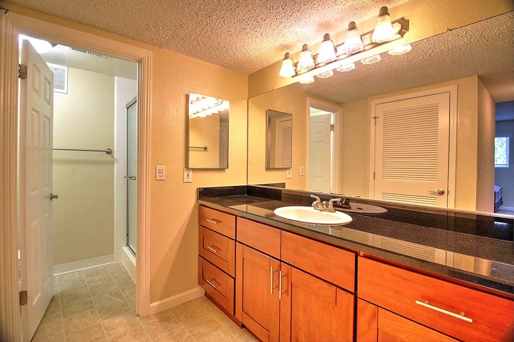 Luxurious Bathroom at Sharon Grove Apartments, Menlo Park, CA, 94025