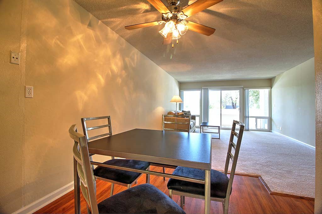 Elegant Dining Area at Sharon Grove Apartments, California, 94025