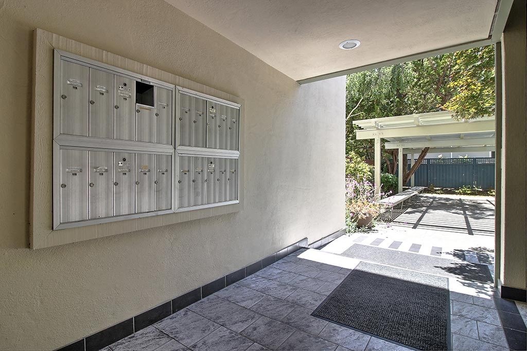 Mailbox at Wellesley Crescent, Redwood City, California