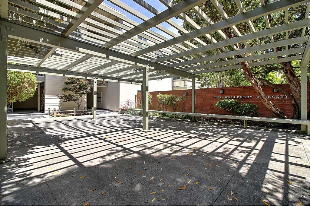 Outdoor area at Wellesley Crescent, Redwood City, 94062