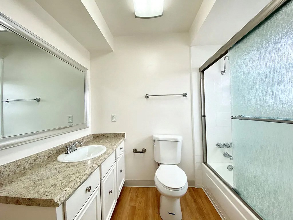 Luxurious Bathrooms at Normandy Park, California