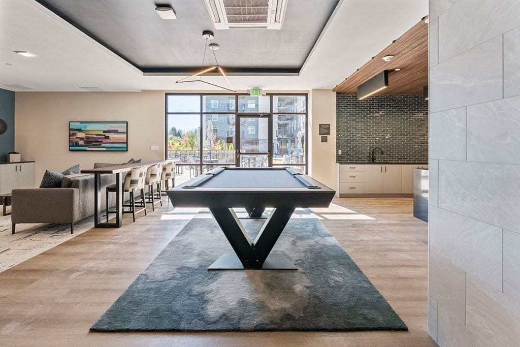 Nuovos Lounge with Pool Table