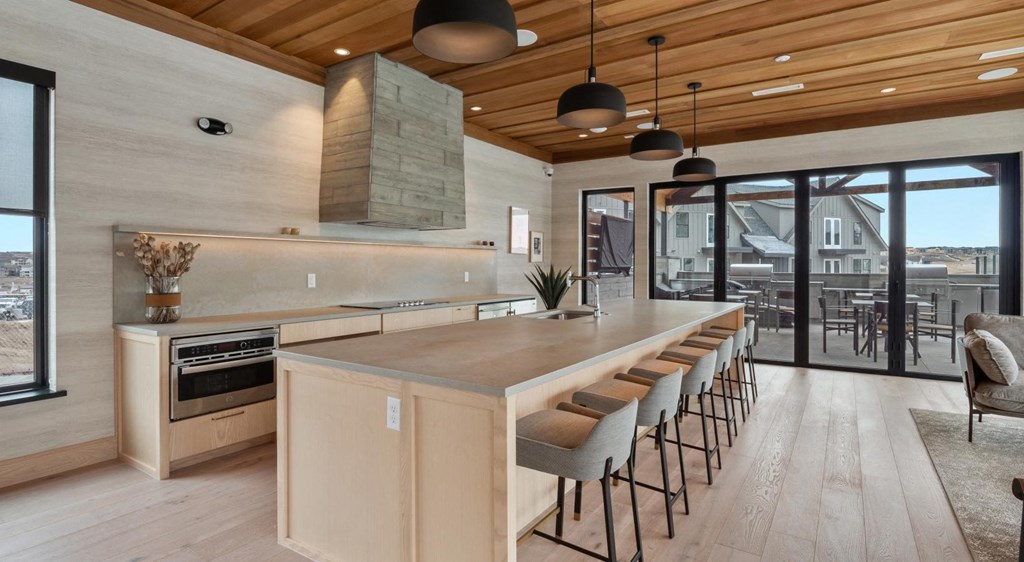 Clubhouse Kitchen Seating