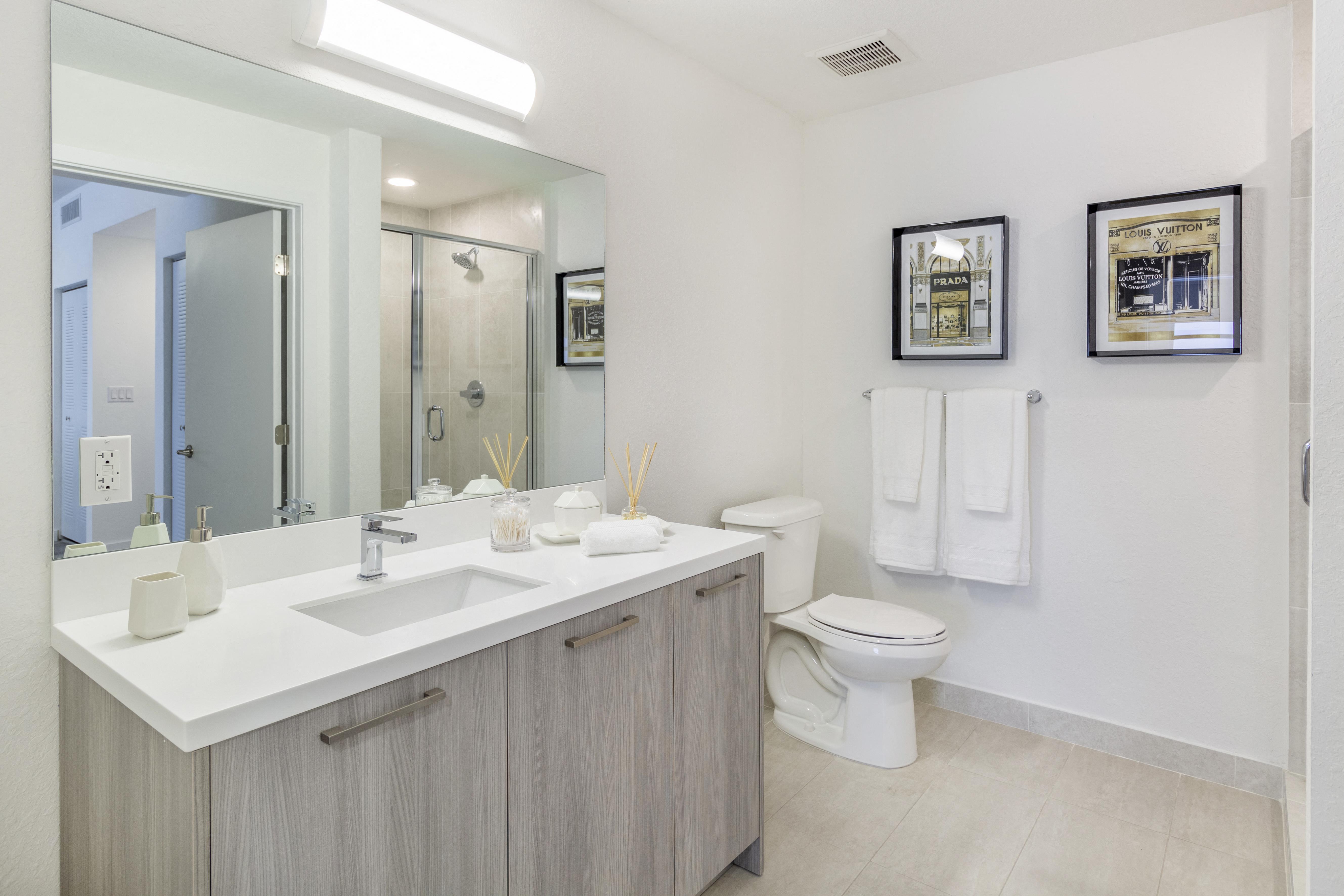 850 Living Miami is a similar property to Legacy At 15th located in Miami