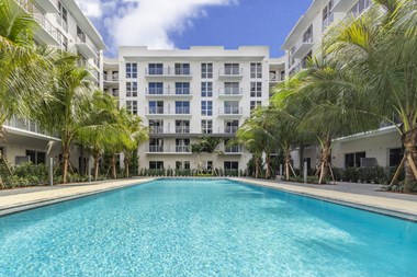 850 Living Pool
