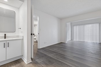5350 NW 88th Avenue 2 Beds Apartment for Rent - Photo Gallery 22