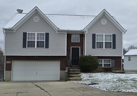 3 bedroom 2 bath bi level