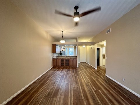 188 W Lemon Ave, #A 2 Beds Apartment for Rent