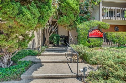 500 S. Oak Knoll, #34 2 Beds Apartment for Rent
