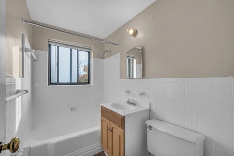 U Gardens - Bathroom