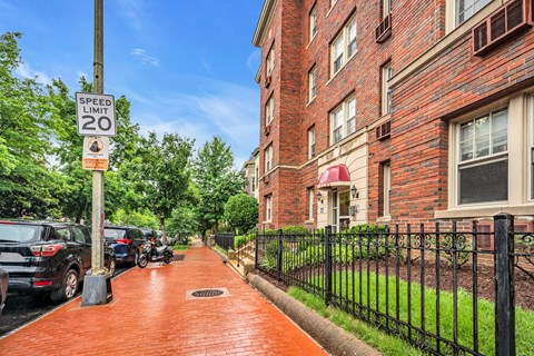 405 10Th Street, NE Studio-2 Beds Apartment for Rent