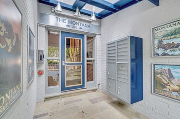 Entrance & Mail - Photo Gallery 3