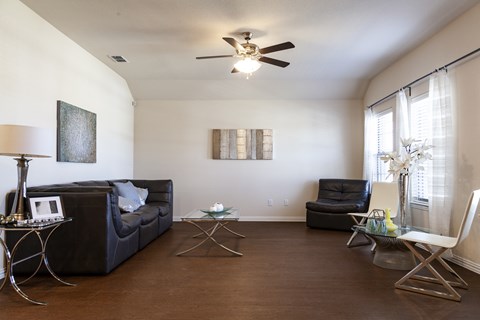 674 Edd Road 4 Beds Apartment for Rent