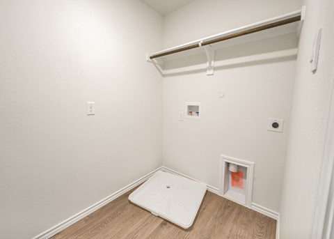3044 Tenneha Ave 4 Beds Apartment for Rent