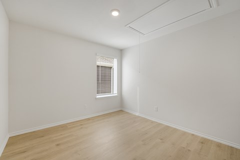 207 Mina Street 4 Beds Apartment for Rent