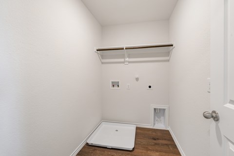210 Mina Street 4 Beds Apartment for Rent