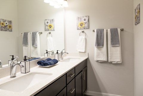 2874 Tenneha Ave 4 Beds Apartment for Rent