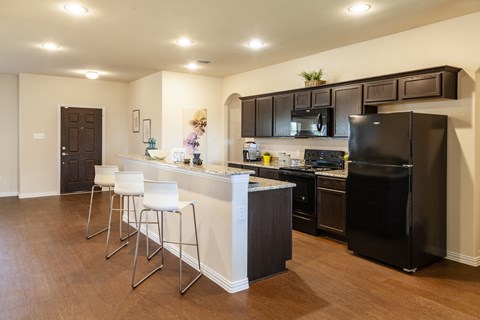 674 Edd Road 4 Beds Apartment for Rent