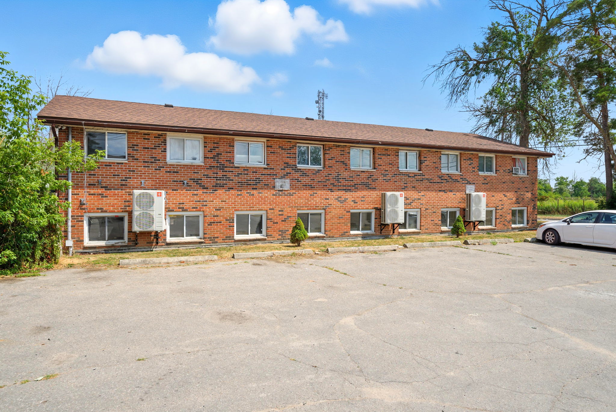 2 bedroom apartment - Mary Street West, Lindsay - unit 82-2 5