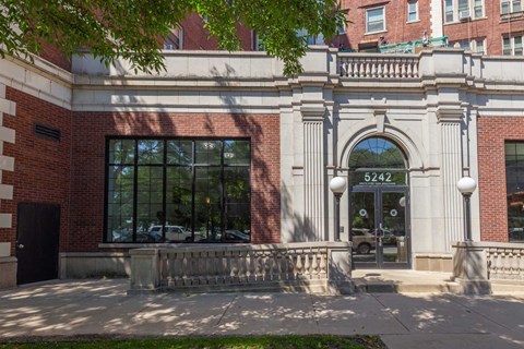 The building number is 5242.