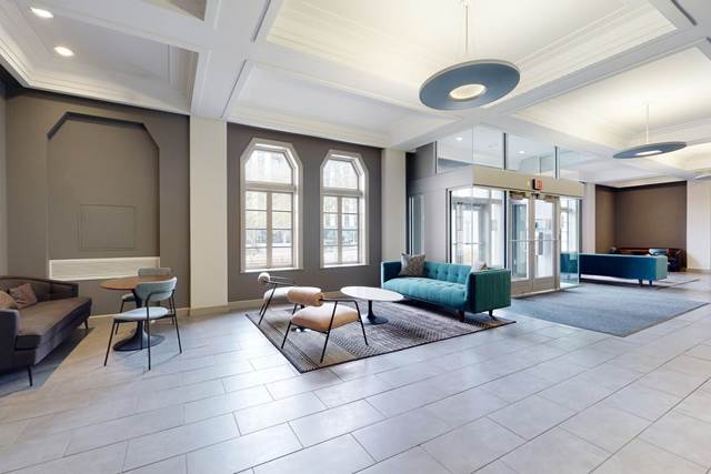 Studio apartment at Clyde Manor Apartments in Kansas City, MO