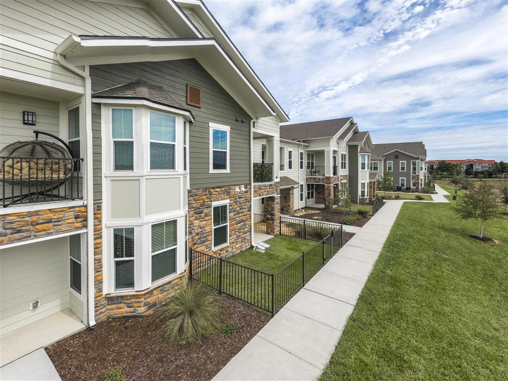 the estates at tanglewood|building exterior at Verso Apartments, Davenport, FL