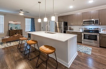 6100 Echelon Way 1-3 Beds Apartment for Rent - Photo Gallery 3