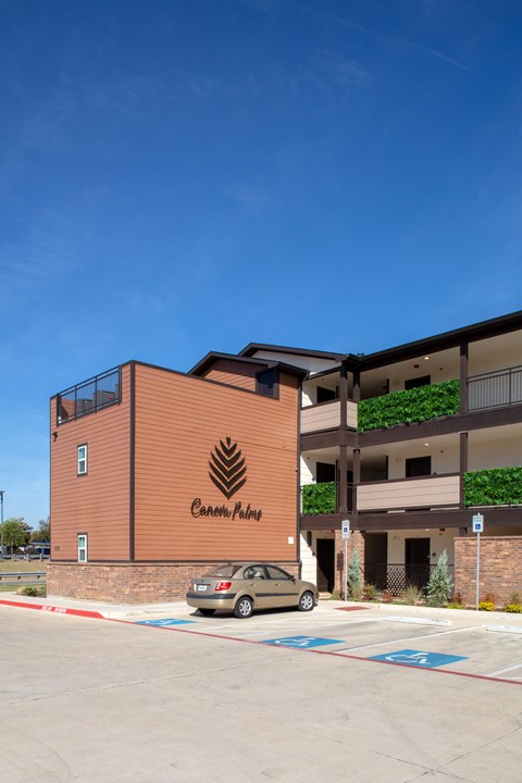1717 W Iving Blvd 1-2 Beds Apartment for Rent