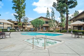 the preserve at ballantyne commons pool and patio with apartment buildings
