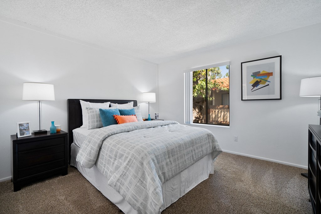 the preserve at ballantyne commons apartment bedroom with bed and window