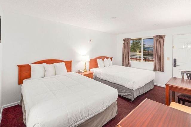 Studio apartment at Inn At Lake Washington Apartments in Renton, WA