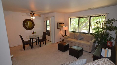 3000 W Howard Ave Apt 4 1-2 Beds Apartment for Rent