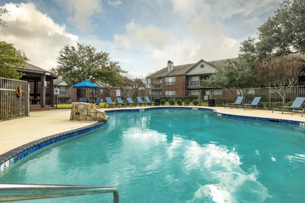 Mount Vernon Apartments, 1020 Scotland Drive, DeSoto, TX RentCafe