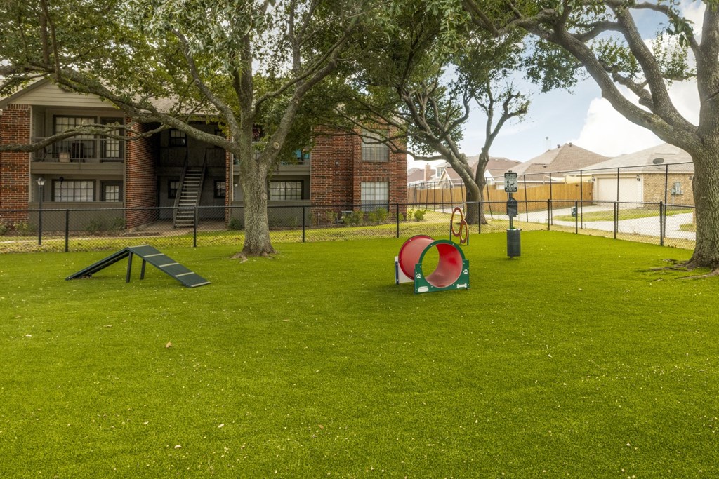 Mount Vernon Apartments | Desoto TX | Pet Park