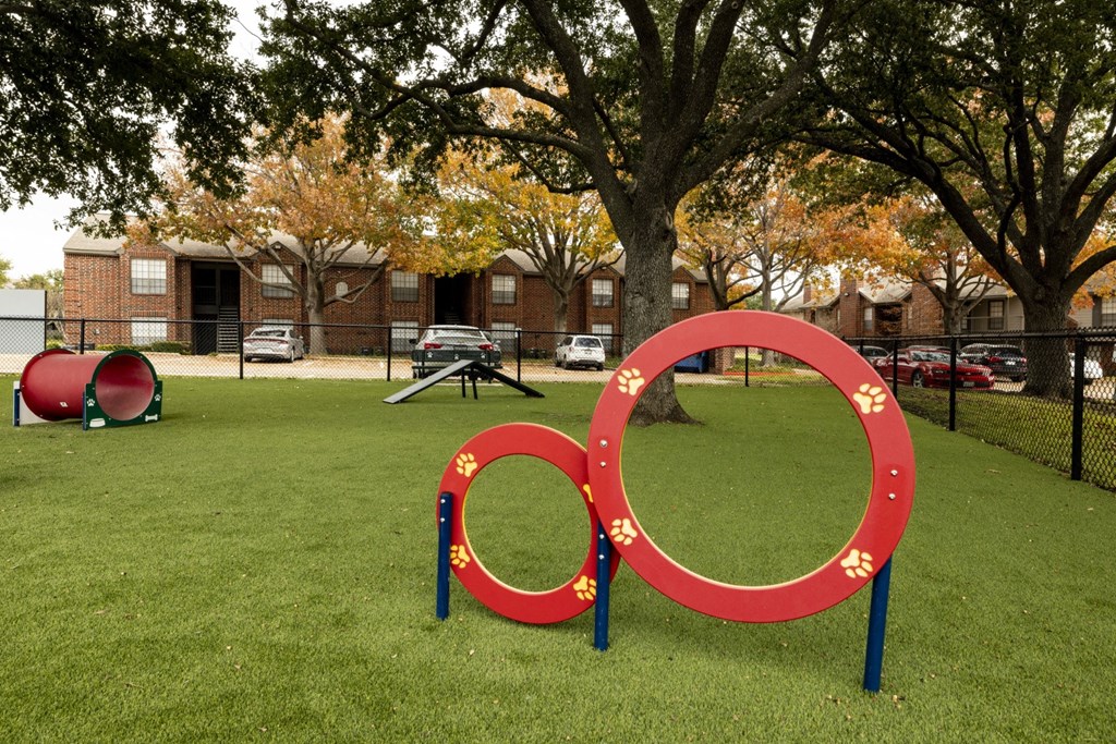 Mount Vernon Apartments | Desoto TX | Pet Park