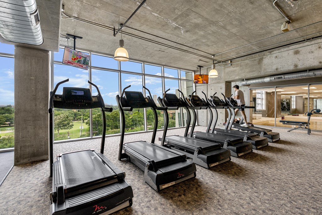Allure Hermann Park | 6,000 ft² Fitness Center