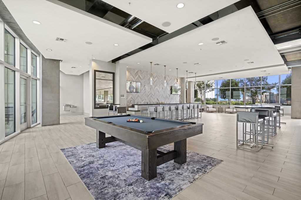 Allure Hermann Park | Clubroom Bar with Catering Kitchen