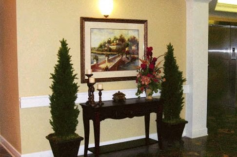 Laurel Oaks Senior Lobby