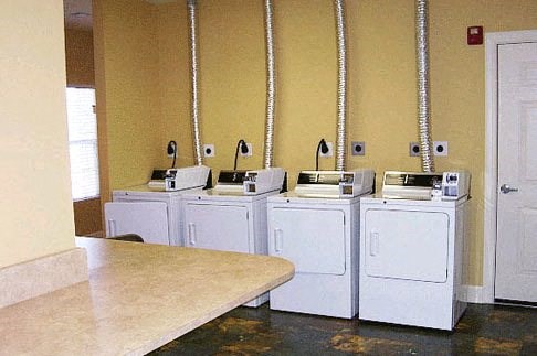 Laurel Oaks Senior Laundry Center